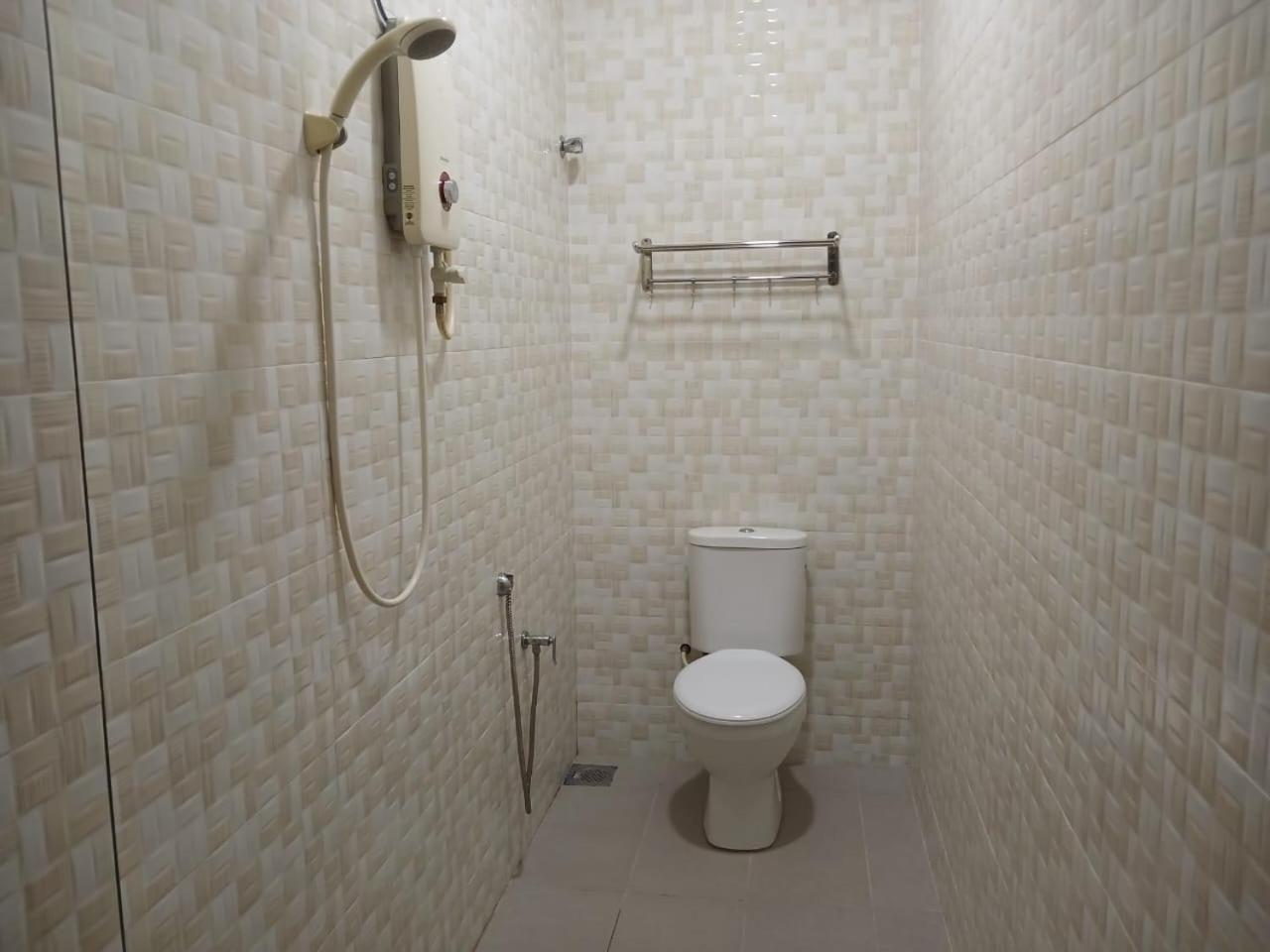 Weng Kong Homestay Слим Ривър Екстериор снимка