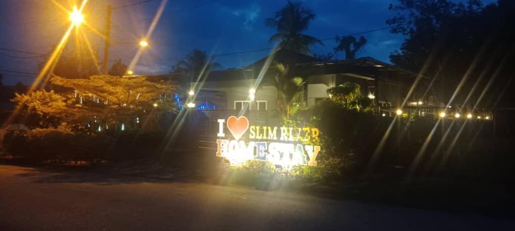 Weng Kong Homestay Слим Ривър Стая снимка