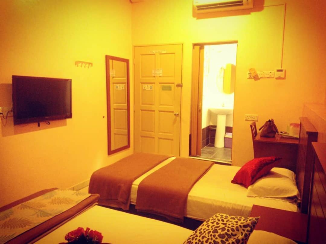 Weng Kong Homestay Слим Ривър Екстериор снимка