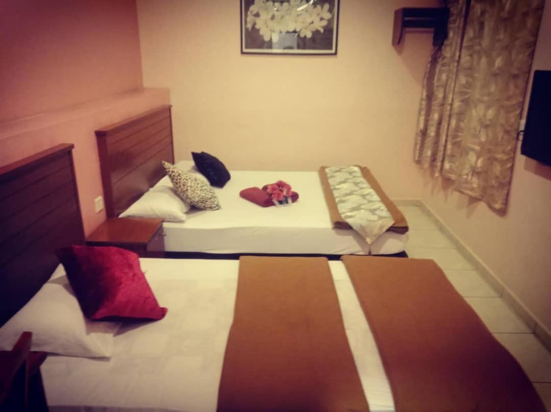 Weng Kong Homestay Слим Ривър Екстериор снимка